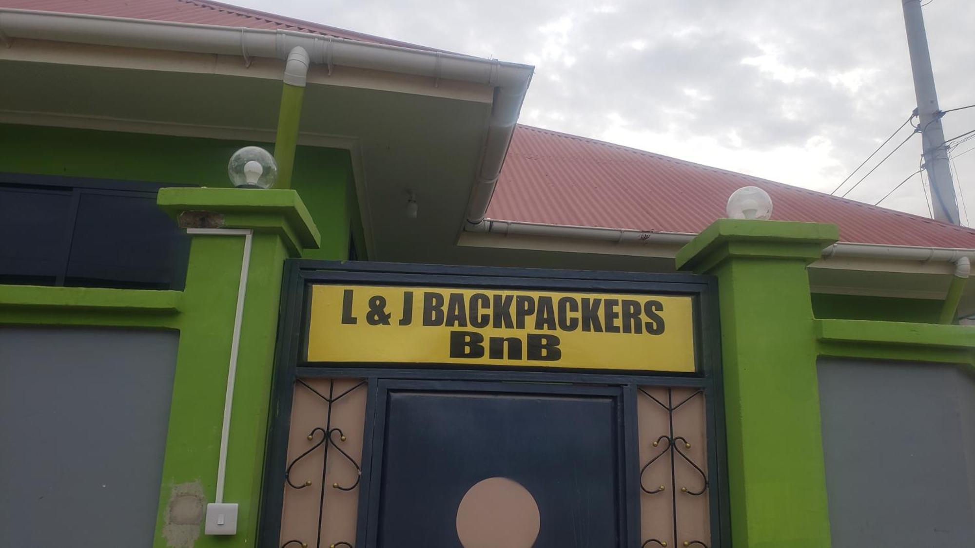 L&J Modern Backpackers Bnb دار السلام المظهر الخارجي الصورة