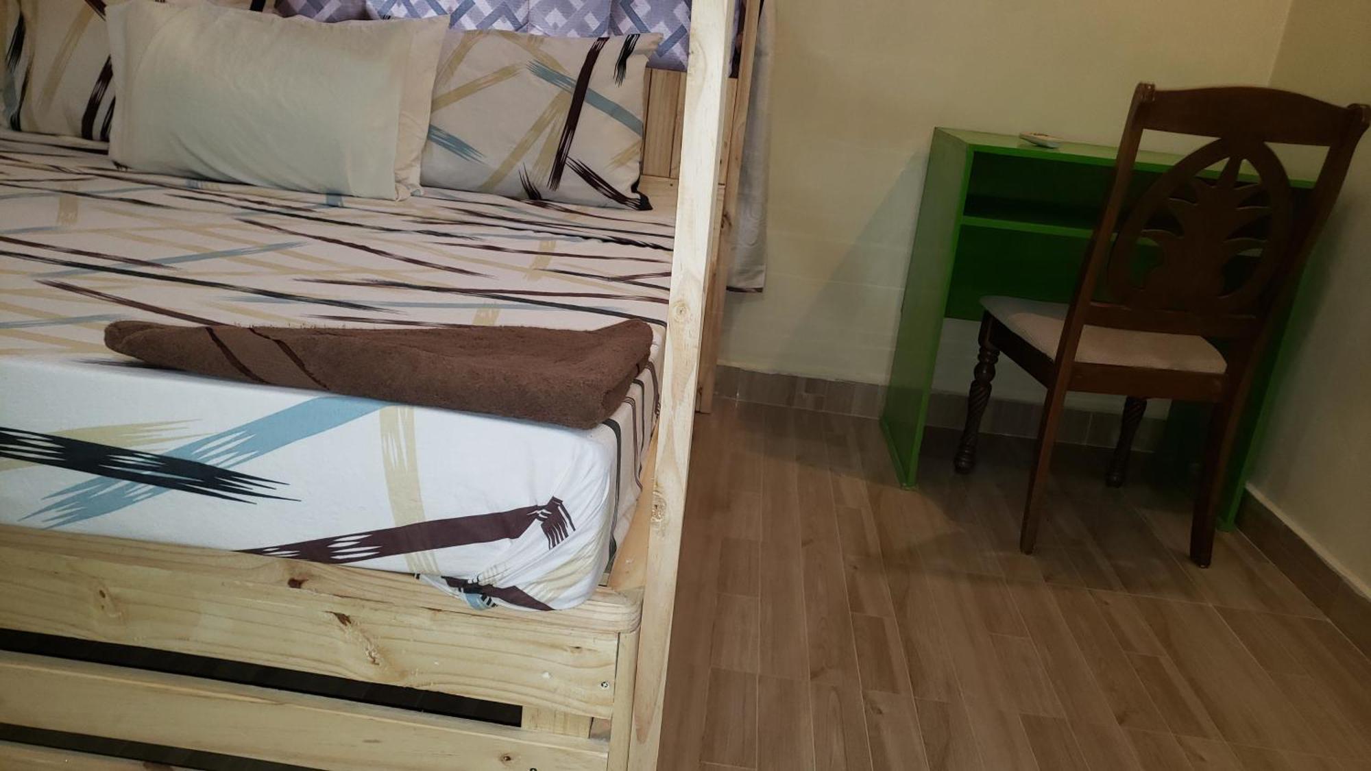 L&J Modern Backpackers Bnb دار السلام المظهر الخارجي الصورة