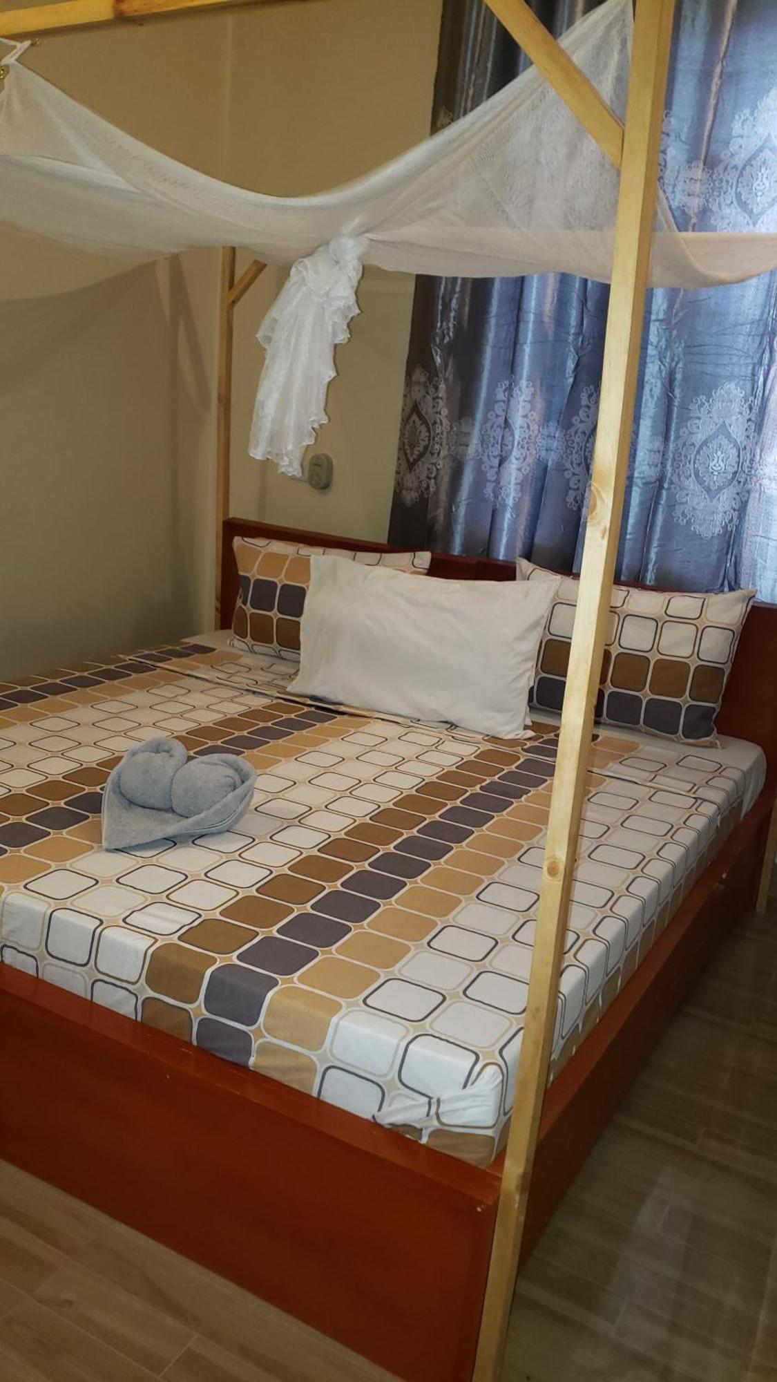 L&J Modern Backpackers Bnb دار السلام المظهر الخارجي الصورة