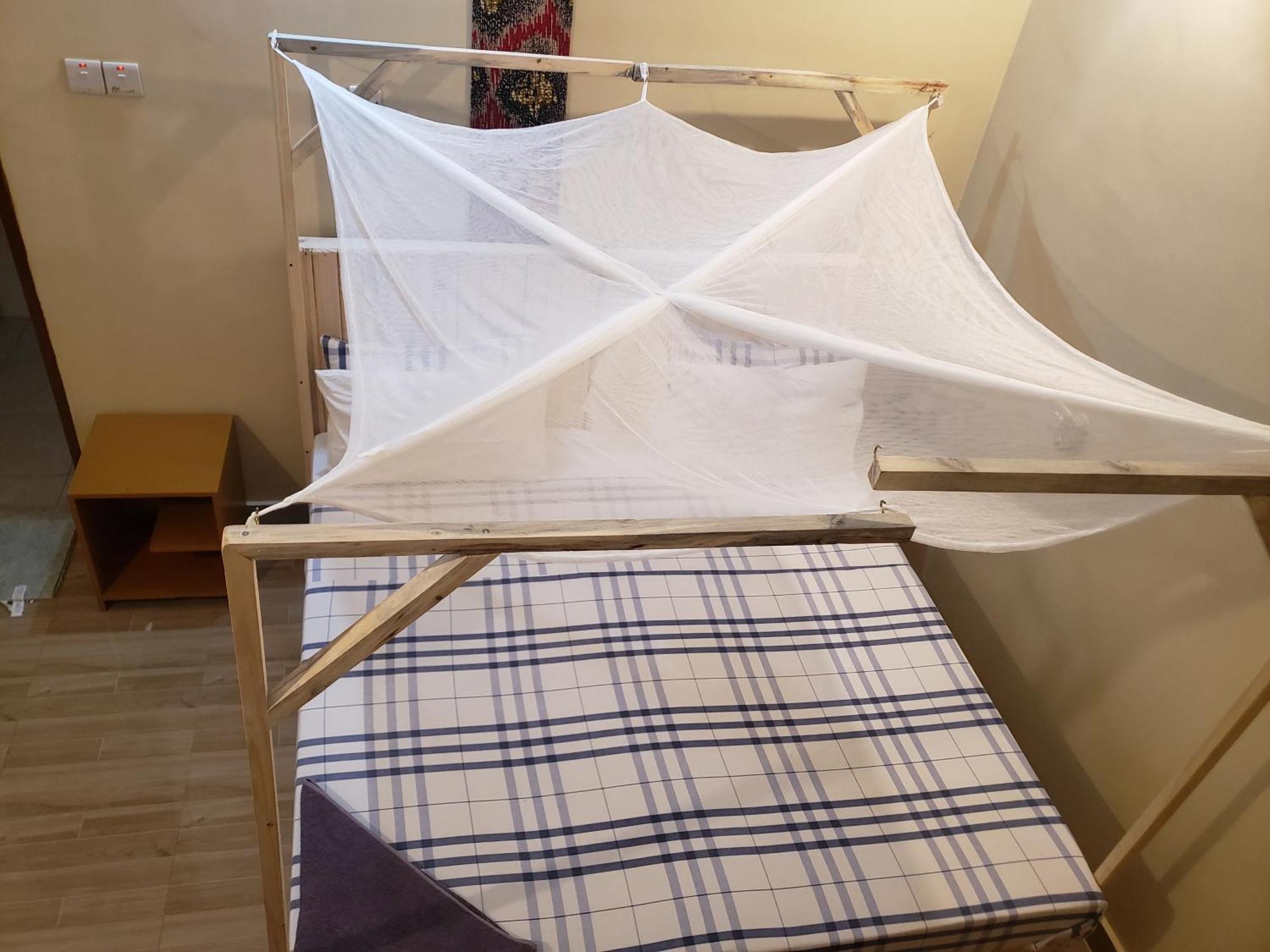 L&J Modern Backpackers Bnb دار السلام المظهر الخارجي الصورة